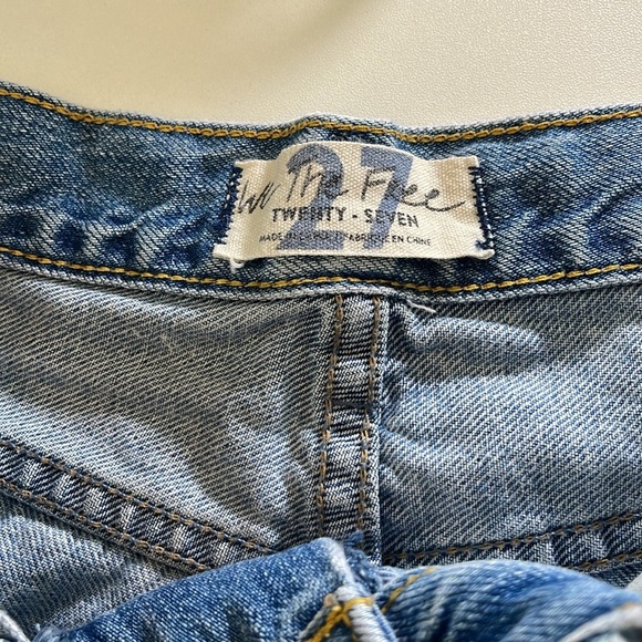 Free People We the Free Mid Rise Distressed Jean Shorts Size 27 - Picture 5 of 8